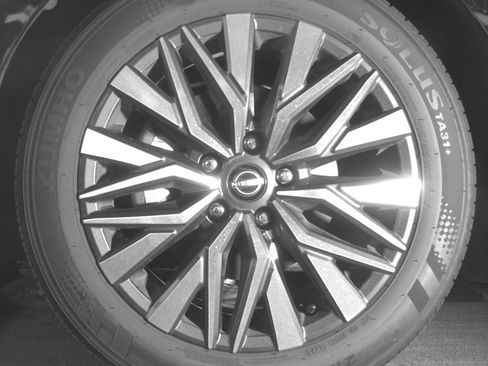 Used 2025 Nissan Altima 2.5 SV image 12