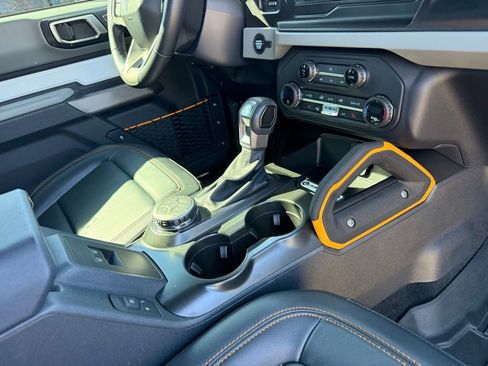 Used 2023 Ford Bronco Badlands w/ Sasquatch Package image 41