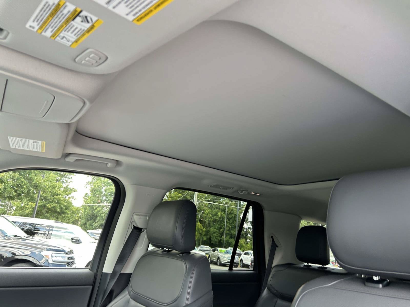 Used 2025 Ford Expedition Active RWD image 24