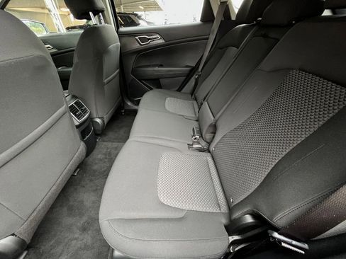 Used 2025 Kia Sportage LX image 25