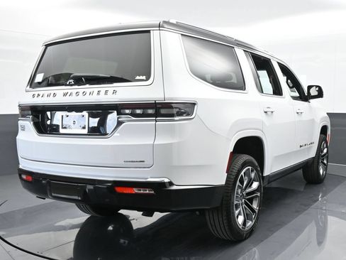 Used 2024 Jeep Grand Wagoneer Series III AWD/4WD image 5