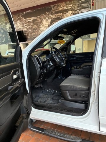 Used 2024 RAM 2500 Big Horn AWD/4WD image 18