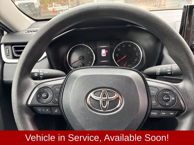 Used 2021 Toyota RAV4 LE AWD/4WD image 10