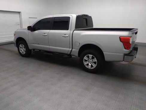 Used 2019 Nissan Titan SV RWD image 3