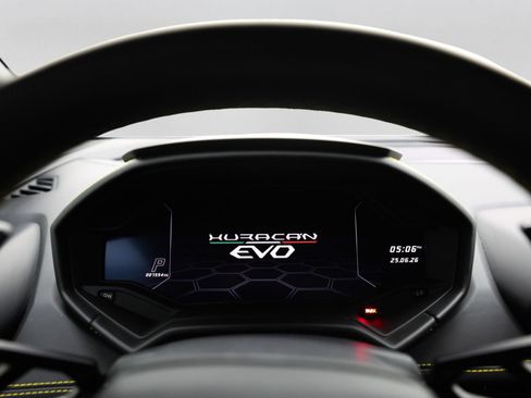 Used 2020 Lamborghini Huracan EVO RWD image 13