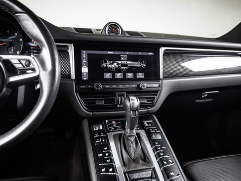 Certified 2020 Porsche Macan AWD/4WD image 19