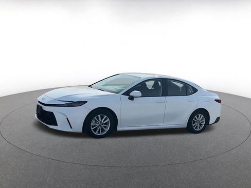 Used 2025 Toyota Camry LE image 9