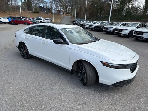 Used 2025 Honda Accord Sport image 12