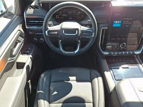 Used 2025 GMC Yukon XL Denali AWD/4WD image 3