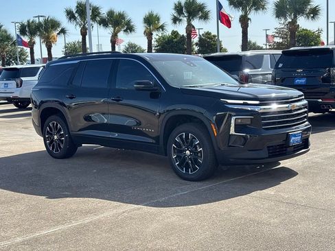 New 2026 Chevrolet Traverse LT w/ Sun and Wheel Package FWD image 6