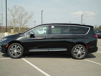 New 2026 Chrysler Pacifica Pinnacle AWD/4WD video 3