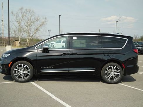 New 2026 Chrysler Pacifica Pinnacle AWD/4WD image 3