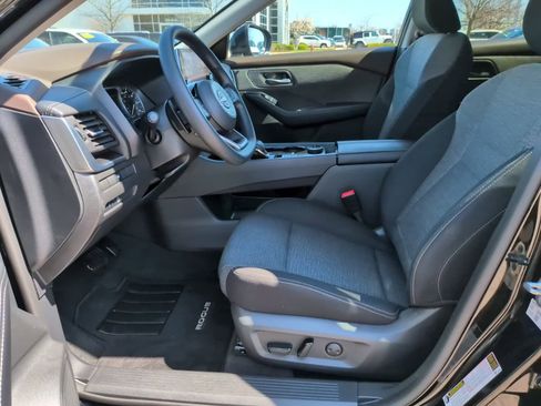 Used 2023 Nissan Rogue SV AWD/4WD image 22