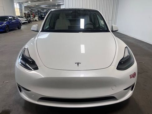 Used 2024 Tesla Model Y Long Range image 8