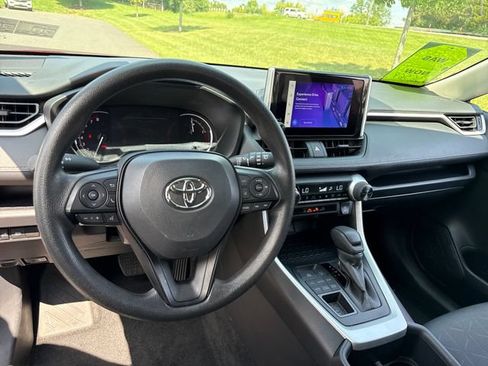 Certified 2025 Toyota RAV4 XLE AWD/4WD image 18