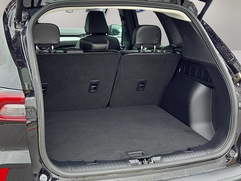 Certified 2025 Ford Escape SE w/ PHEV Premium Package FWD image 8
