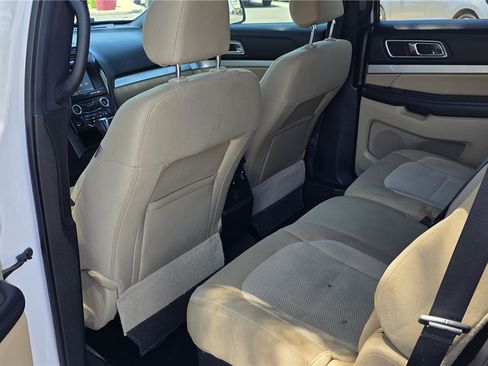Used 2016 Ford Explorer XLT w/ Equipment Group 201A FWD image 15