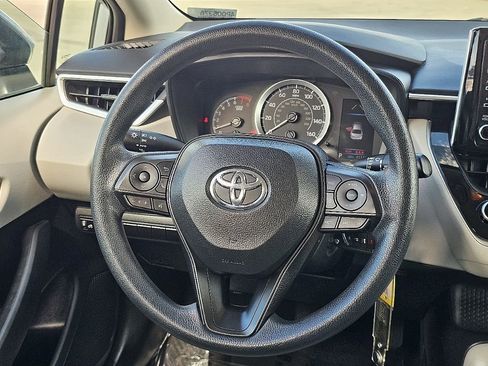 Used 2021 Toyota Corolla LE image 33