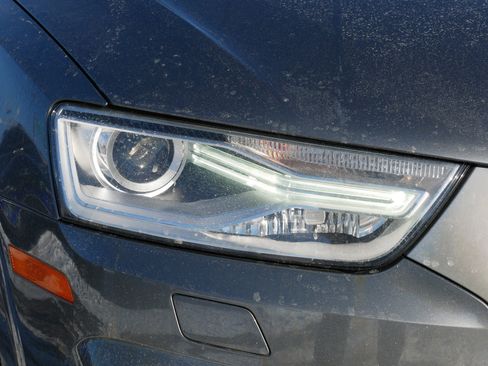 Used 2017 Audi Q3 2.0T Premium Plus w/ Premium Plus Package image 16