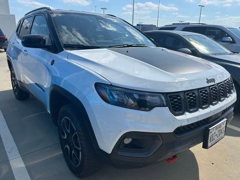Used 2025 Jeep Compass Limited AWD/4WD image 13