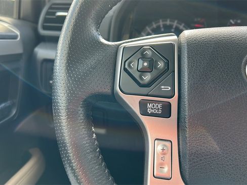 Used 2018 Toyota 4Runner SR5 Premium image 26