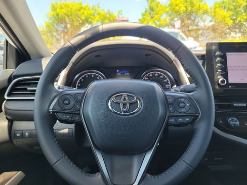 Used 2022 Toyota Camry SE FWD image 23