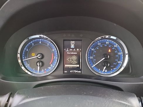 Used 2017 Toyota Corolla SE image 16