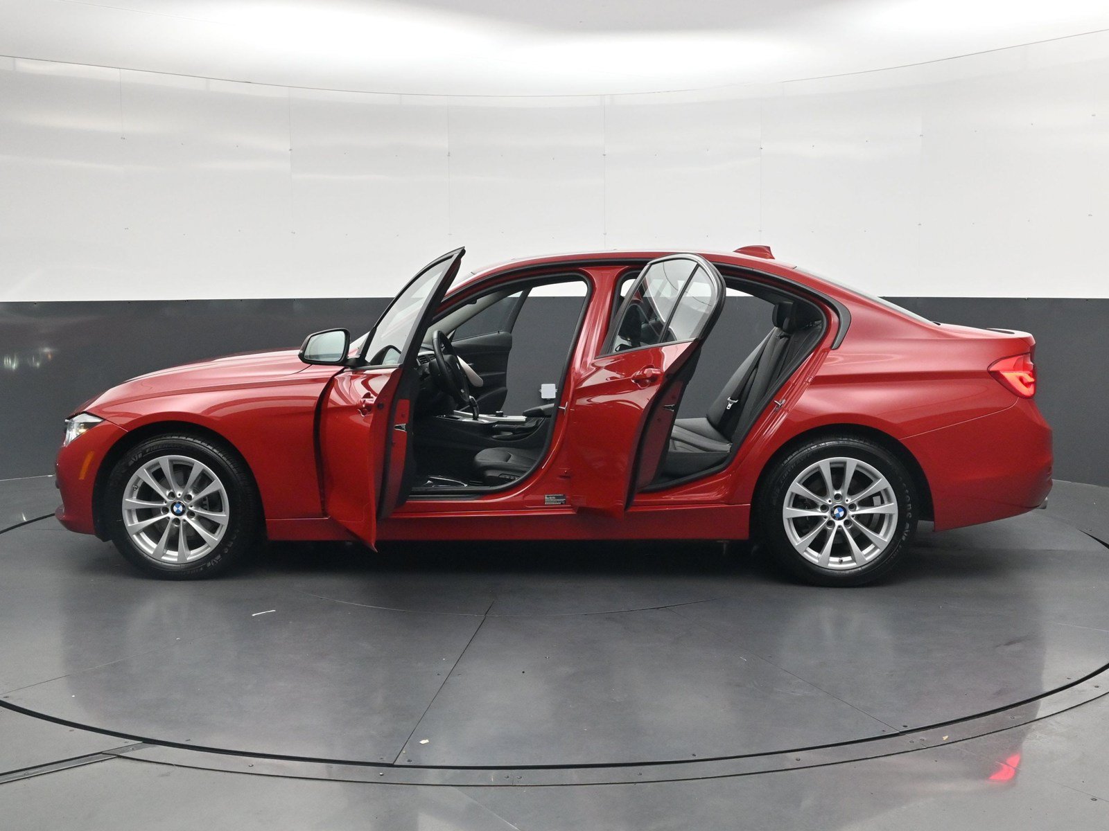 Used 2018 BMW 320i Sedan w/ Convenience Package RWD image 35