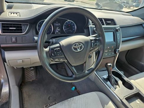 Used 2017 Toyota Camry LE FWD image 8