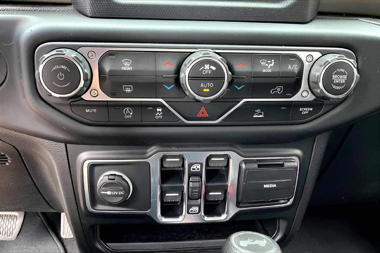 Used 2021 Jeep Wrangler Unlimited Sport AWD/4WD image 22