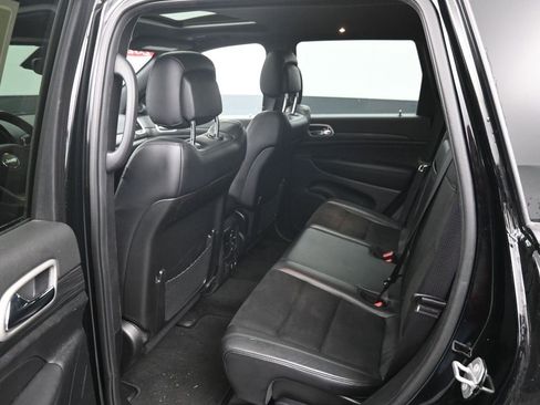 Used 2022 Jeep Grand Cherokee Laredo X image 10