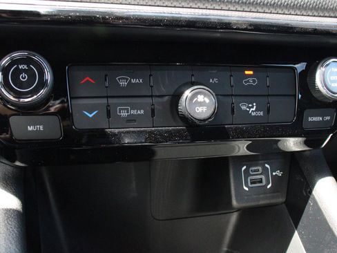 New 2026 Jeep Compass Latitude image 19