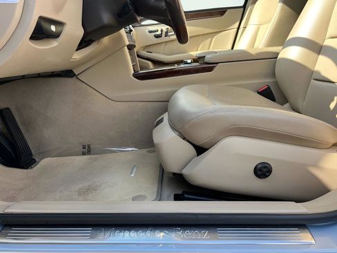Used 2013 Mercedes-Benz E 350 Sedan image 40