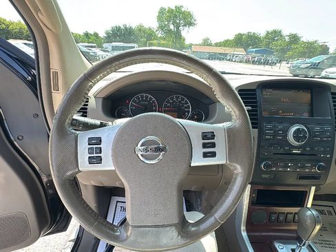 Used 2010 Nissan Pathfinder LE w/ Navigation Pkg RWD image 19
