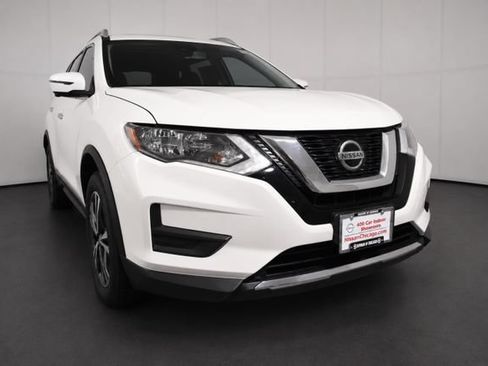 Used 2019 Nissan Rogue SV w/ Sun & Sound Touring Package AWD/4WD image 3