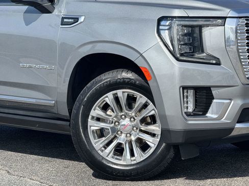 Used 2023 GMC Yukon Denali image 13