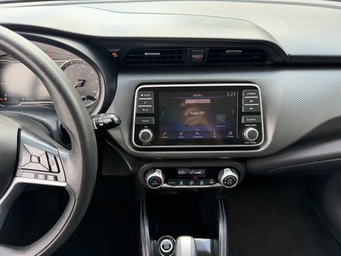 Used 2018 Nissan Kicks SV FWD image 26