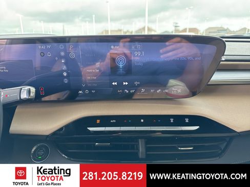 Used 2025 Buick Enclave Preferred w/ Power Package FWD image 21