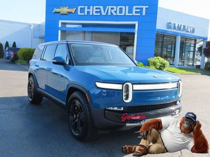 New 2023 Rivian R1S Adventure