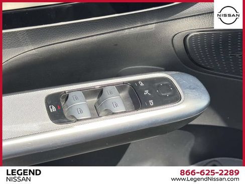 Used 2024 Mercedes-Benz GLC 300 4MATIC image 14