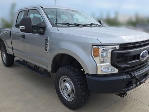 Used 2022 Ford F250 XL w/ Power Equipment Group AWD/4WD image 4