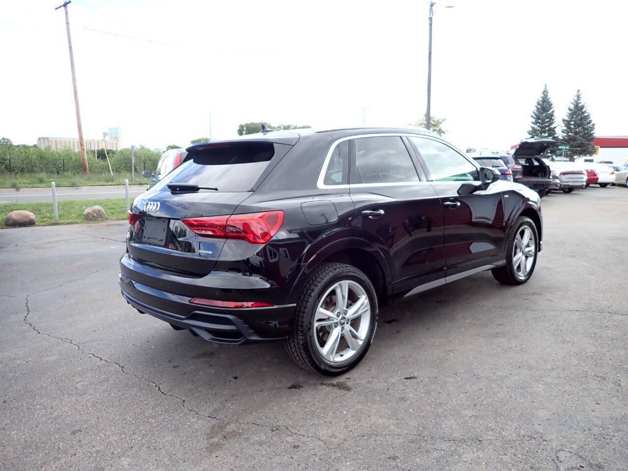Used 2020 Audi Q3 2.0T Premium w/ Convenience Package AWD/4WD image 6