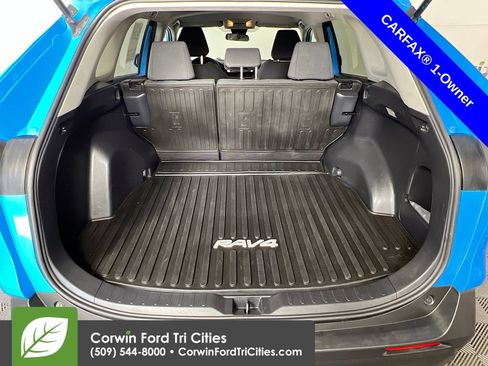 Used 2019 Toyota RAV4 LE w/ All Weather Liner Package AWD/4WD image 14