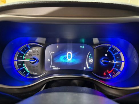 Used 2023 Chrysler Pacifica Touring-L FWD image 44