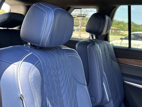 New 2026 Cadillac Vistiq Premium Luxury AWD/4WD image 29