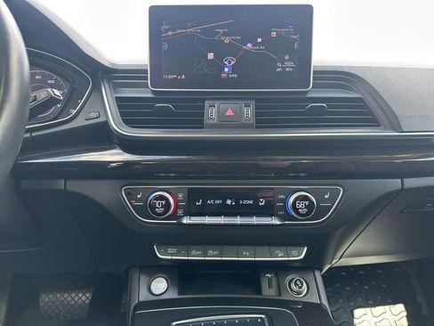 Used 2019 Audi Q5 2.0T Premium Plus w/ Premium Plus Package AWD/4WD image 25