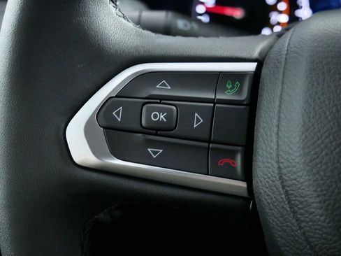 Used 2024 Jeep Compass Latitude image 40