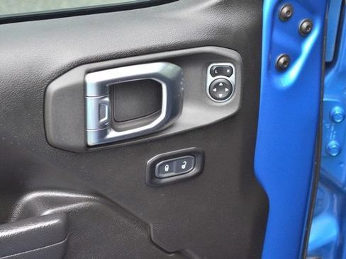 Used 2022 Jeep Wrangler Sport AWD/4WD image 16
