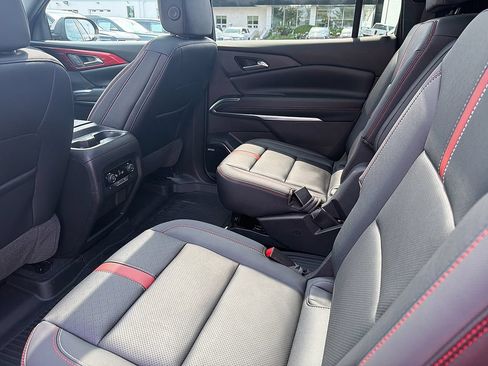 Used 2024 Chevrolet Traverse RS w/ LPO, Floor Liner Package AWD/4WD image 10