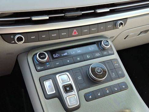 Used 2024 Hyundai Palisade SEL image 16